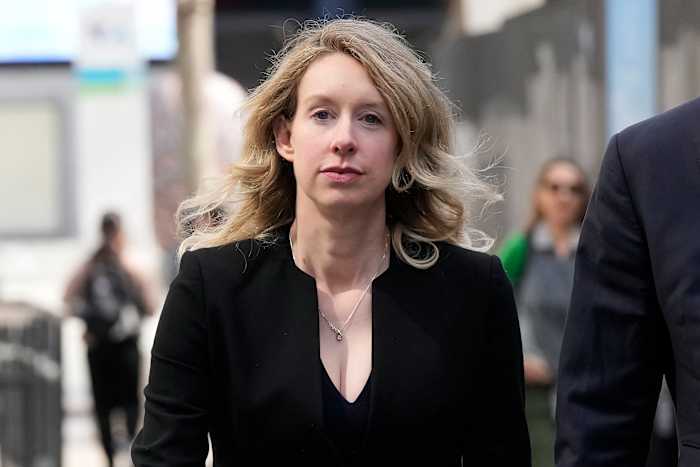 Elizabeth Holmes slaagt er niet in haar overtuiging van de Theranos -fraude te vernietigen