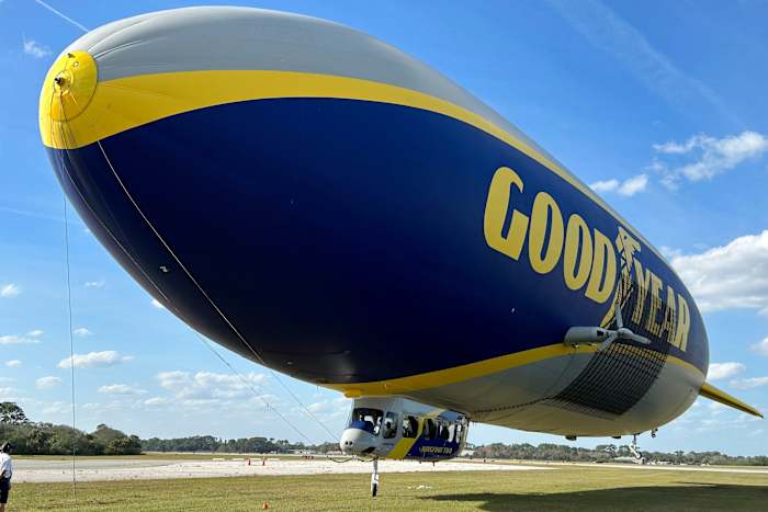 Goodyear Blimp op 100: Van Ronald Reagan tot Ice Cube, 'Floating Piece of Americana' bloeit nog steeds