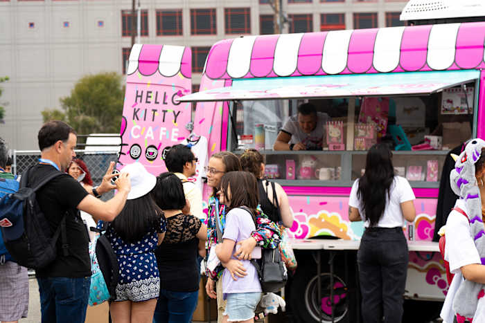 Hello Kitty Cafe Truck om San Antonio te bezoeken voor verjaardagsviering
