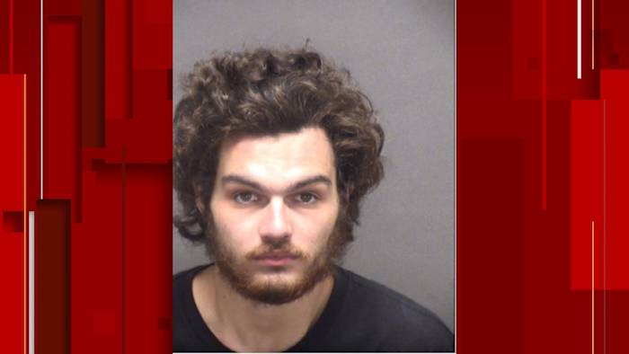 Het proces begint voor een van de drie mannen die in 2022 moord hebben aangeklaagd over huurgeld