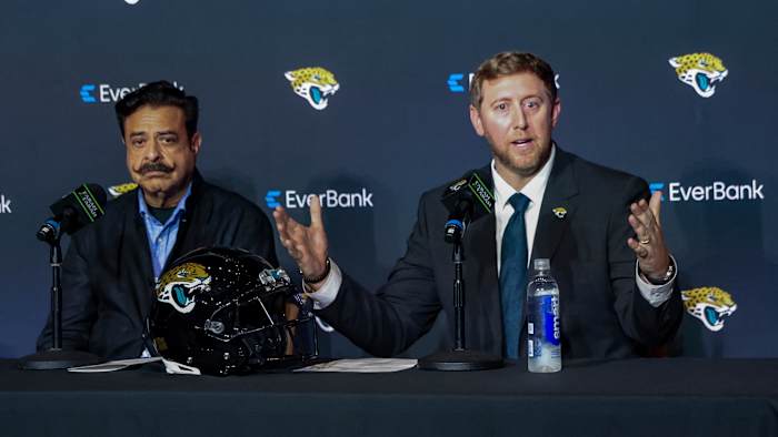 Jaguars huren James Gladstone van Rams in als GM en herenigt hem met coach Liam Coen