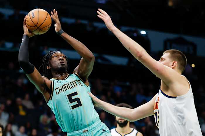 Lakers 'handel voor Hornets Center Mark Williams ingetrokken na mislukte fysieke, zegt AP Source, zegt
