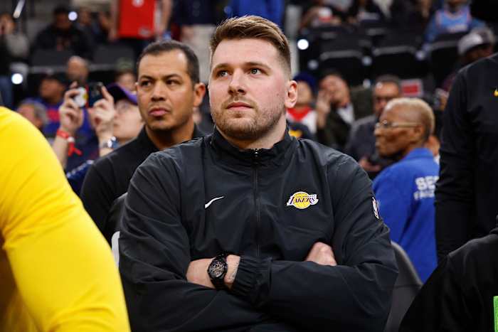 Luka Doncic heeft nu eerder zijn Lakers -debuut op maandag, zegt JJ Redick