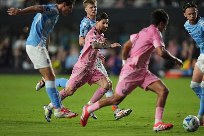 Messi helpt bij het late doel van Segovia, Inter Miami verbindt New York City FC 2-2 in MLS-seizoensopener