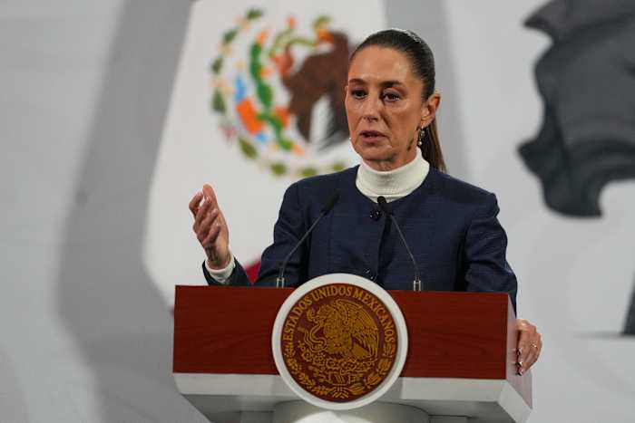 Mexico -president zegt dat haar regering om surveillance drone -vluchten heeft gevraagd