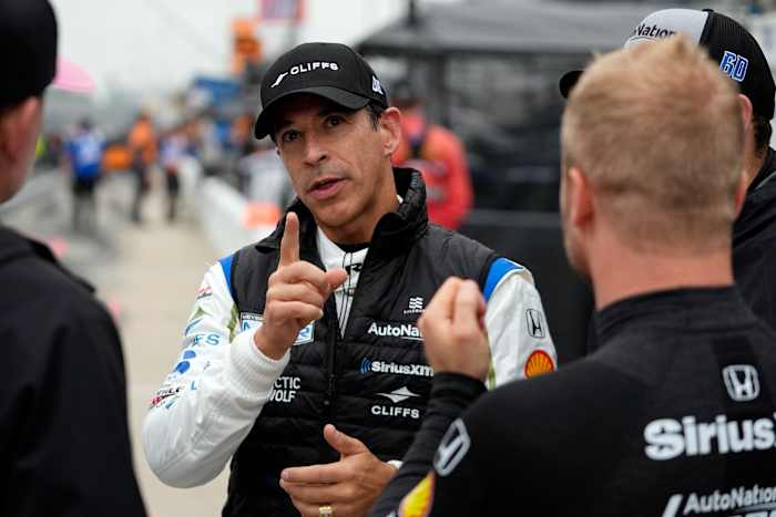 NASCAR -stuurprogramma's verdeeld over een nieuwe regel die Helio Castroneves een plek in de Daytona 500 zou kunnen garanderen