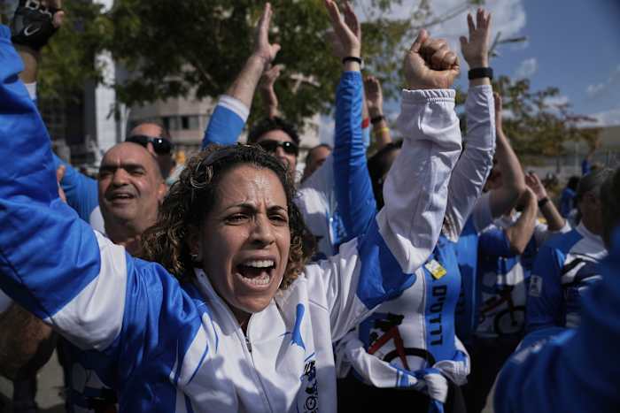 Netanyahu van Israël gaat naar ons om 'overwinning op Hamas' met Trump te bespreken