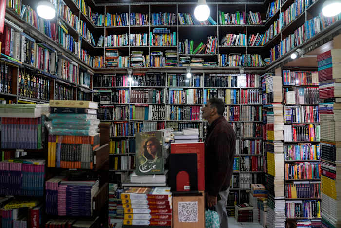 Politie in betwiste Kashmir Raid -boekhandels, grijpt boeken met betrekking tot de islamitische groep