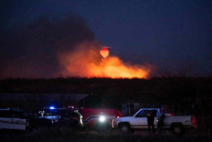 Rekeningen geïntroduceerd een jaar nadat de grootste brand van de staat probeert bosbranden te beperken