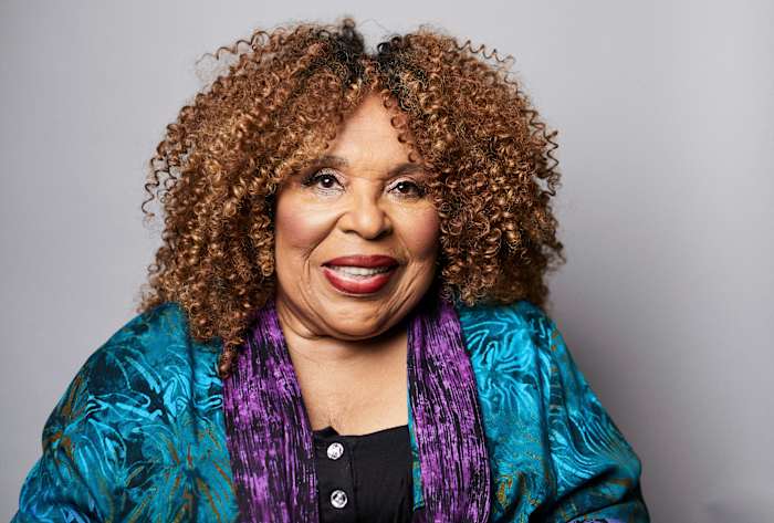 Roberta Flack, Grammy-winnende zanger met een intieme stijl, sterft op 88