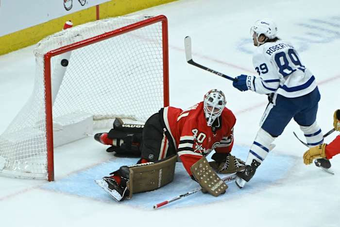 Robertson Brothers combineren voor 5 doelpunten in de 2e periode van 2 wegoverwinningen