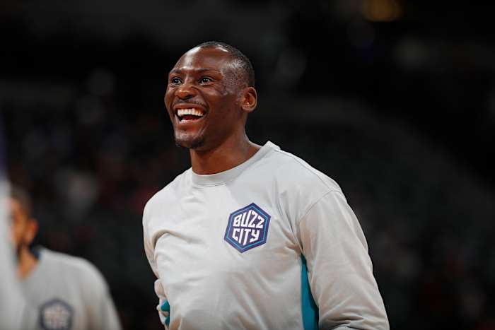 San Antonio Spurs Sign Center Bismack Biyombo naar 10-daagse contract