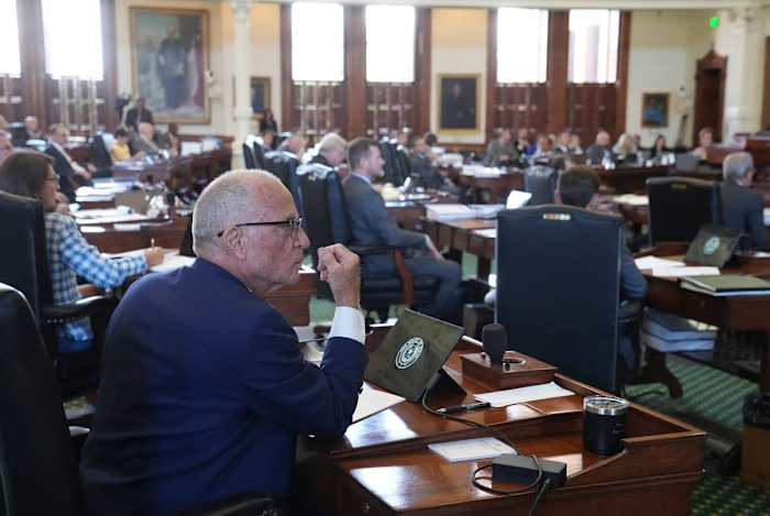 Sommige wetgevers in Texas willen op de verkiezingsdag de stemming van het land verbieden. Lokale functionarissen duwen terug.