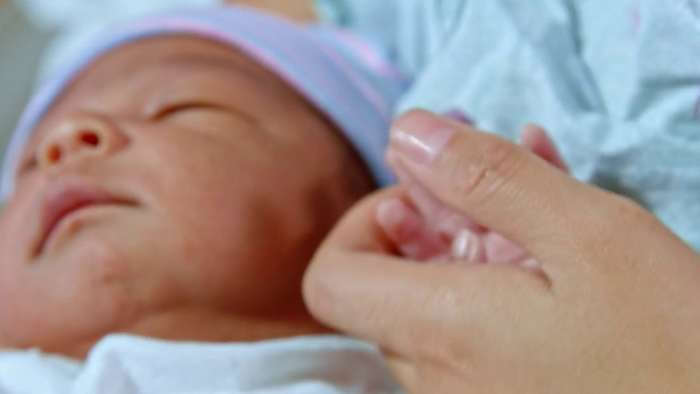 Stappen die u kunt nemen om baby's te beschermen die nog niet kunnen worden gevaccineerd tegen mazelen