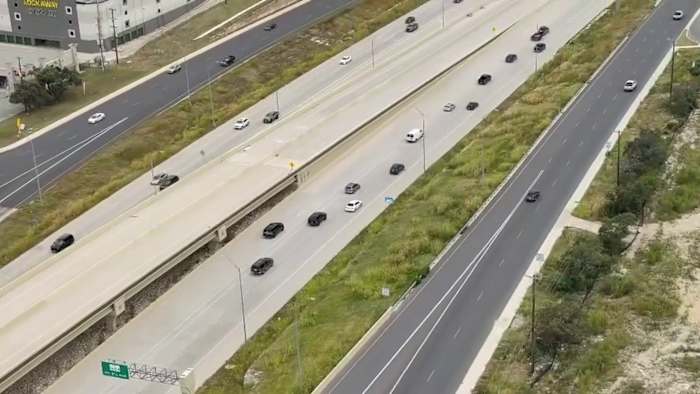 Studie toont de daling van de congestie voor bestuurders op US Highway 281 aan verre noordkant terwijl de bouw langs 1604 helling omhoog