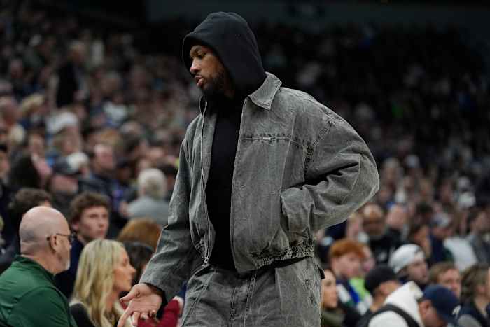 Terug in zijn geboorteland Bay Area, probeert de All-Star Damian Lillard de universiteit beter haalbaar te maken voor kinderen