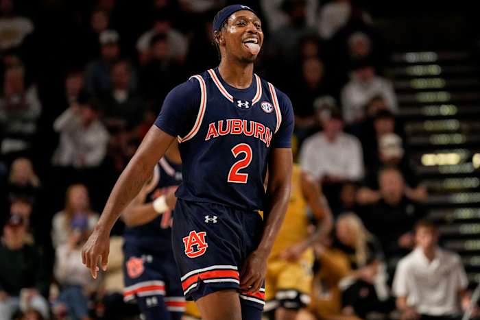 Top gerangschikte Auburn snapt terug met een 80-68 overwinning op Vanderbilt