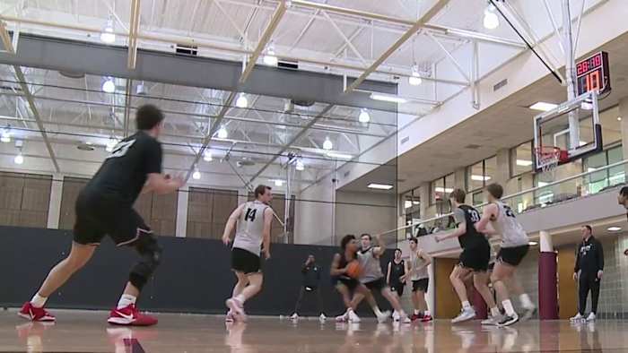 Trinity University Heren basketbal blijven gefocust ondanks rangorde, winning streak