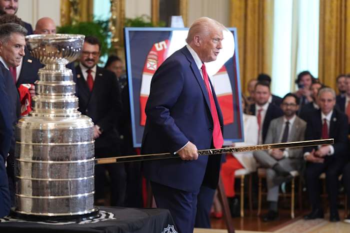 Trump houdt vast aan hockey, vermijdt tariefgesprekken tijdens het bezoek van Stanley Cup -kampioen Florida Panthers
