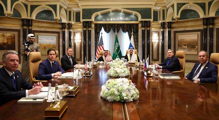 US biedt de resolutie van de VN over oorlog in Oekraïne die veel stopt met de concurrerende Europese verklaring