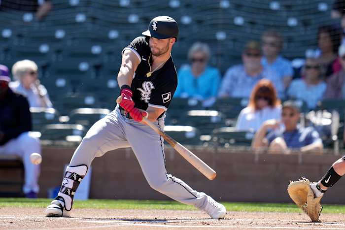 Witte Sox -outfielder Andrew Benintendi uit 4 tot 6 weken met een gebroken hand na te zijn geraakt door toonhoogte
