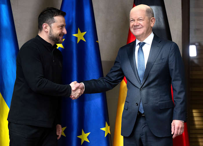 Zelenskyy roept op tot 'strijdkrachten van Europa' als EU -leiders die een nieuw Amerikaans beleid op Oekraïne bevinden
