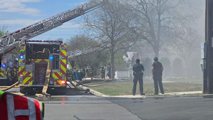 2-alarmbrand overspoelt thuis ten noorden van het centrum, zegt Safd