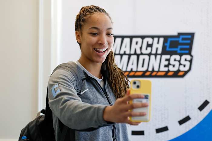 A March Madness Trip: Achter de schermen met Columbia terwijl de Lions hun weg vinden naar de grote dans