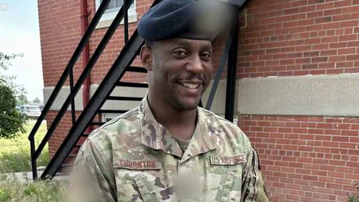 Airman's Muscle Car, militaire uitrusting gestolen vlak voor de inzet