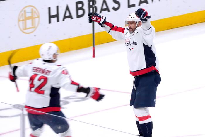 Alex Ovechkin scoort 887e doel om binnen 8 na het breken van het record van Wayne Gretzky te verplaatsen
