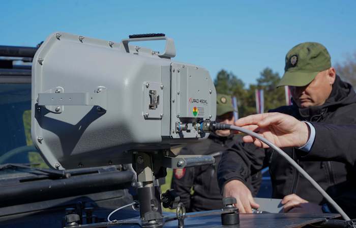 'Als een geluid uit de hel:' Was een illegaal sonisch wapen dat werd gebruikt tegen vreedzame demonstranten in Servië?