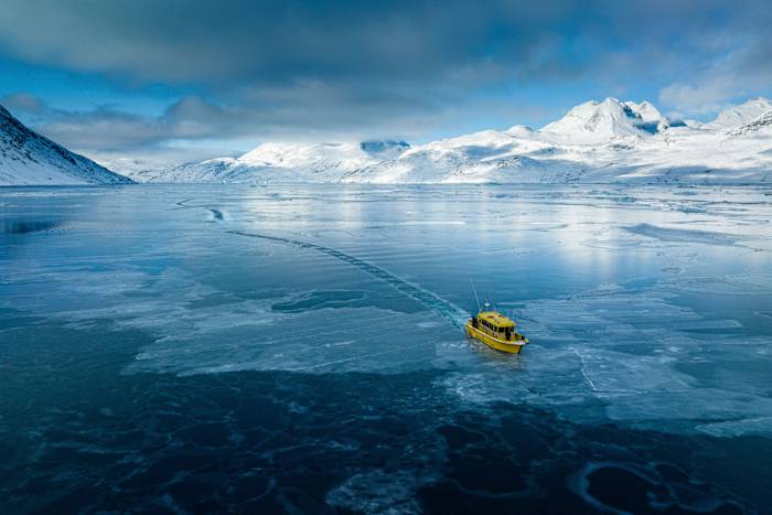Arctisch zee -ijs trekt record laag voor zijn gebruikelijke piekgroeiperiode