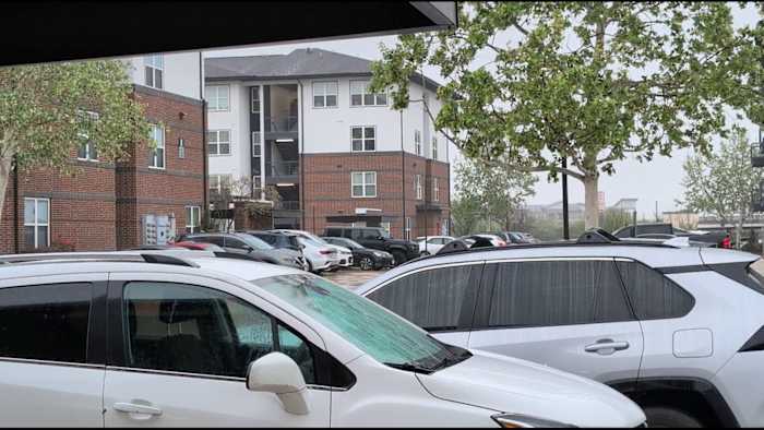 Bewoners geven gebroken beveiligingspoorten de schuld aan het appartementencomplex van het NW -zijde voor opkomst in inbraken van de auto