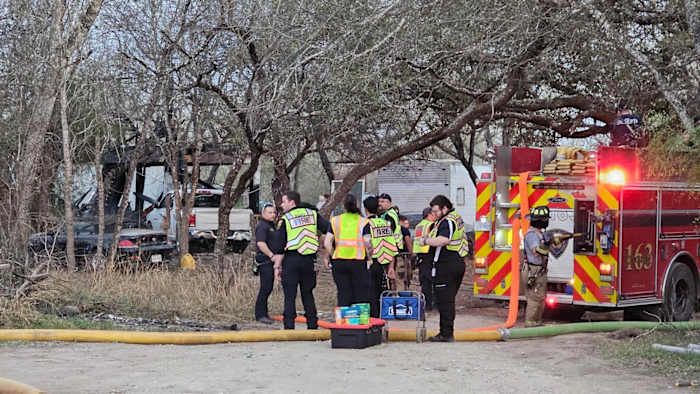 Brandschade thuis in aanbouw in Zuid -Bexar County, zeggen ambtenaren