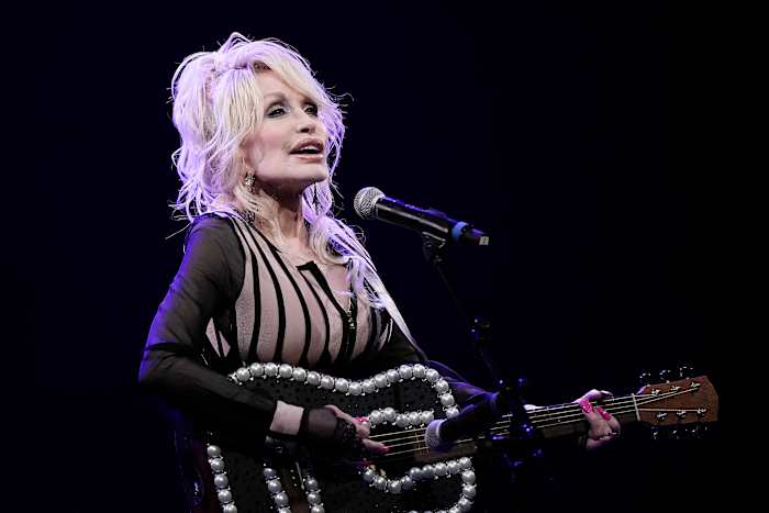 Carl Dean, Dolly Parton's echtgenoot van bijna 60 jaar die 'Jolene' inspireerde, sterft op 82