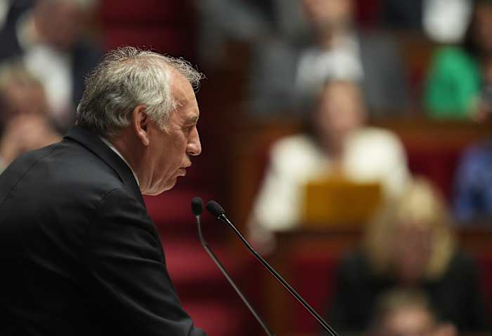 De Franse premier haalt opnieuw uit naar de VS boven Oekraïne, zegt dat pauze in hulp 'ondraaglijk' is