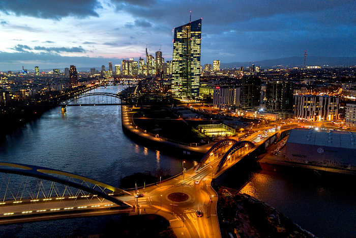 De inflatie is verlicht tot 2,4% in Europa, ter ondersteuning van waarschijnlijke verlaging van de centrale banktarief