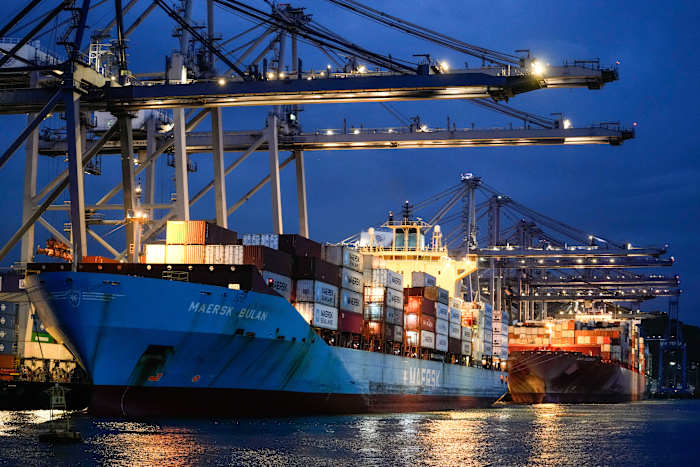 De leider van Hong Kong veegt naar Trump, maar vermijdt de kritiek op de deal van Tycoon om Panama Port Assets te verkopen