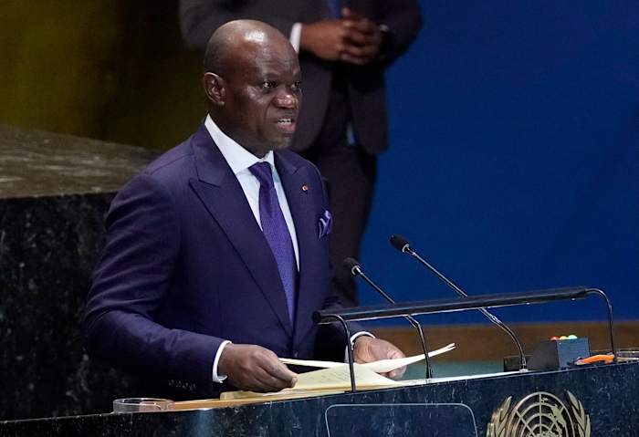 De militaire leider van Gabon kondigt aan dat hij in april presidentsverkiezingen zal rennen