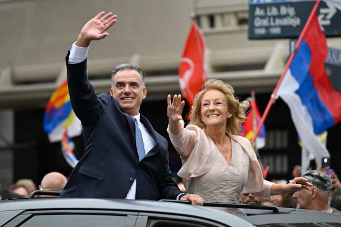 De nieuwe linkse president van Uruguay neemt plaats, geconfronteerd met een financiële evenwichtshandeling