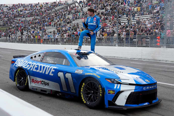 Denny Hamlin beëindigt 10-jarige winstdroogte bij Martinsville Speedway