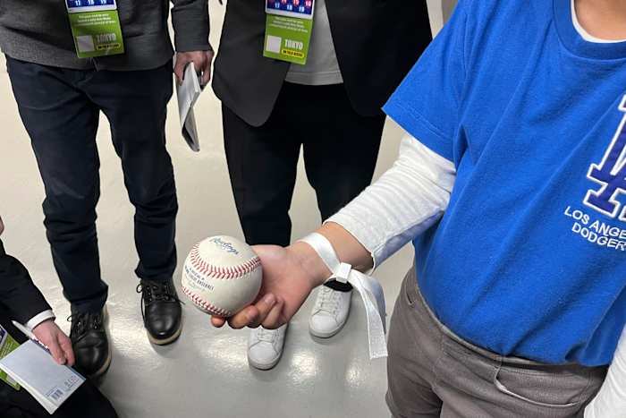 Een 10-jarige jongen in Tokio eindigde met Shohei Ohtani's eerste thuisrun van het seizoen
