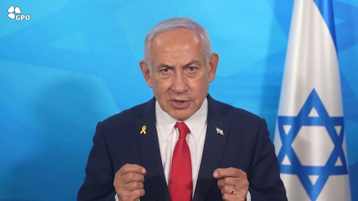 Een wettelijke confrontatie doemt op in Israël terwijl Netanyahu verhuist om topambtenaren te verdrijven