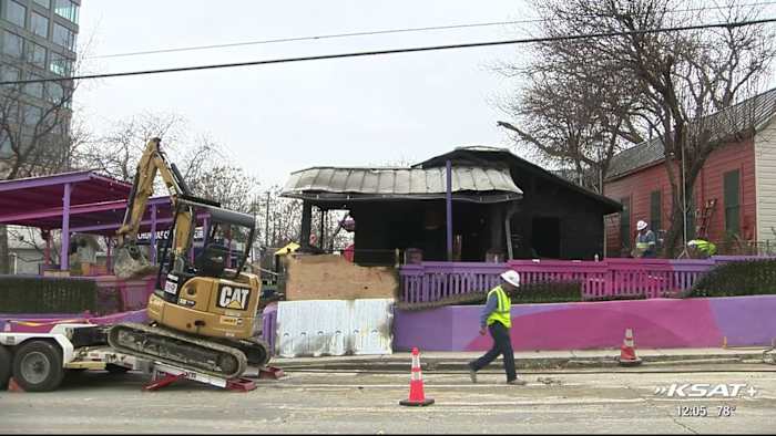 Eigenaar van Besame Bar, Food Truck Park in de buurt van het centrum is van plan na het vuur opnieuw op te bouwen