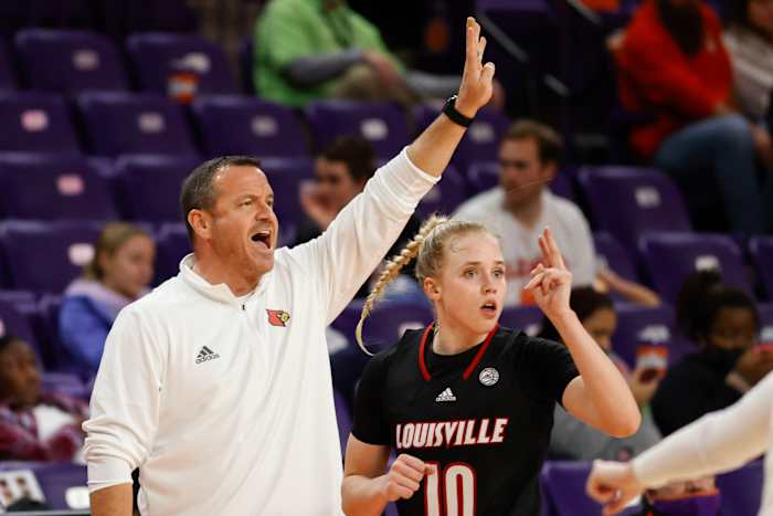 Hailey van Lith vs. Louisville Toen TCU Guard tegenover het team staat, ging ze diep in maart Madness met 3 keer