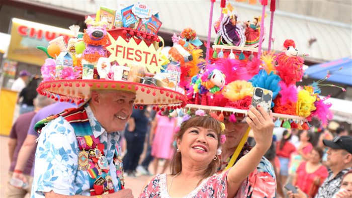 Hoe u 2025 Fiesta Parades en evenementen op KSAT kunt bekijken