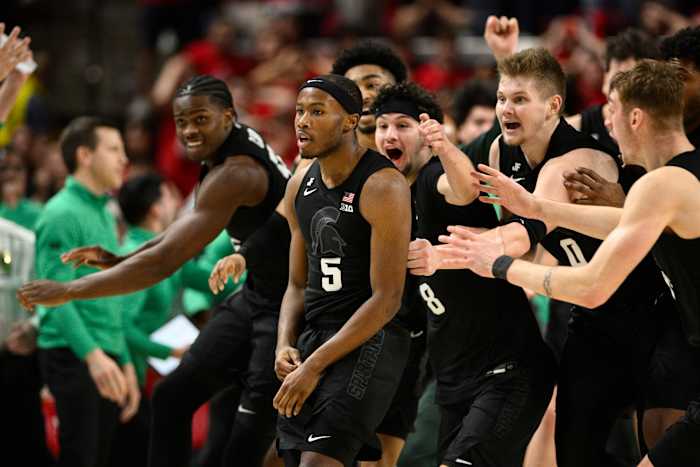 Holloman van Halfcourt! Buzzer-knopjes geeft nr. 8 Michigan State een 58-55 overwinning op nr. 16 Maryland