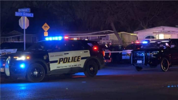 Ik identificeert de schot van de mens, gedood door SAPD -officier nadat hij naar verluidt mes had getrokken tijdens de verkeersstop