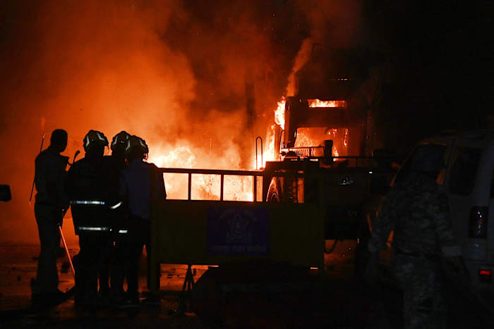 Indian City Sets avondklok nadat hindoe -groepen eisen van de sloop van de 17e -eeuwse moslimheersgrafiek