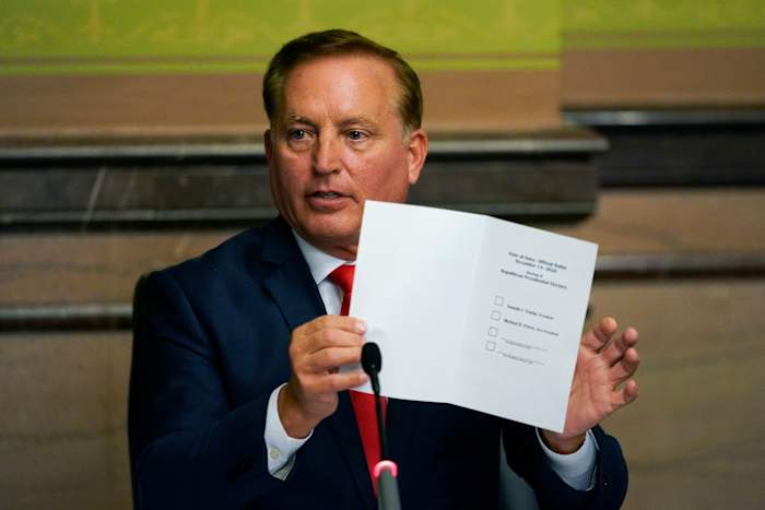 Iowa Review vindt 35 niet -burgers die afgelopen herfst zijn gestemd. Dat is een kleine fractie van de stembiljetten